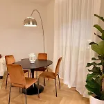 Elegante Rifugio Nel Centro Di Con Patio Privato Apartamento *