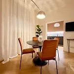 Elegante Rifugio Nel Centro Di Con Patio Privato Apartamento